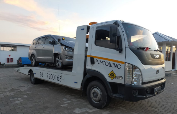 MOBIL DEREK TOWING DI LEUPUNG 08117200163