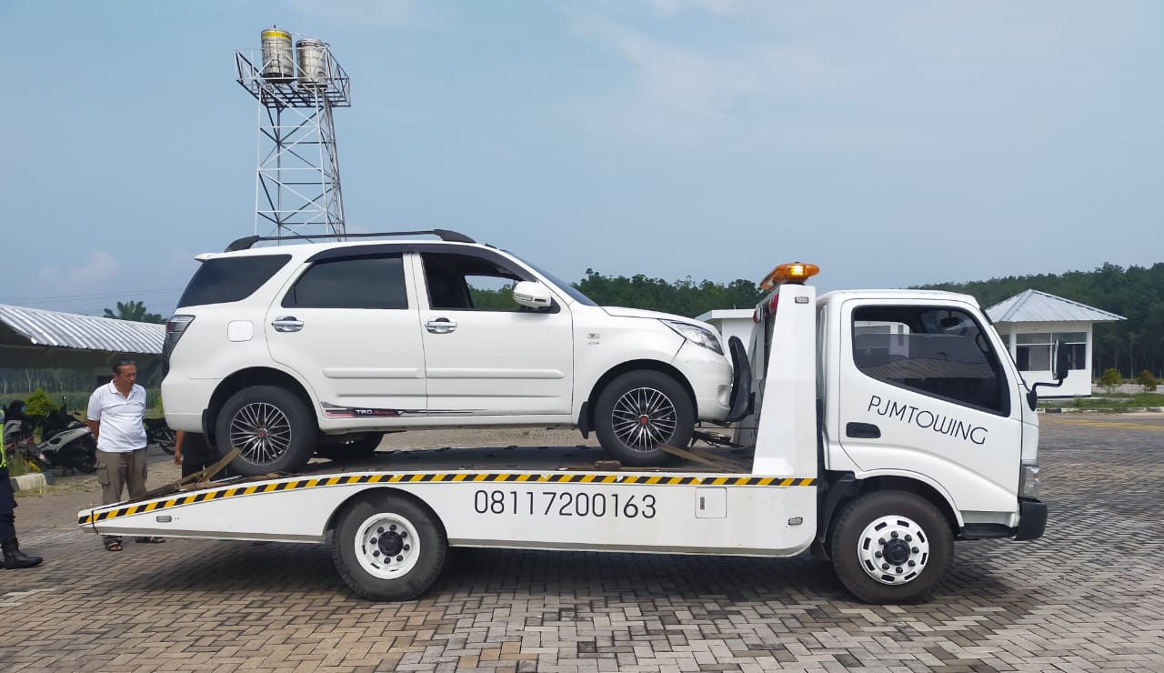 JASA MOBIL DEREK MURAH DI PANGKALAN BUN KALIMANTAN TENGAH 08117200163